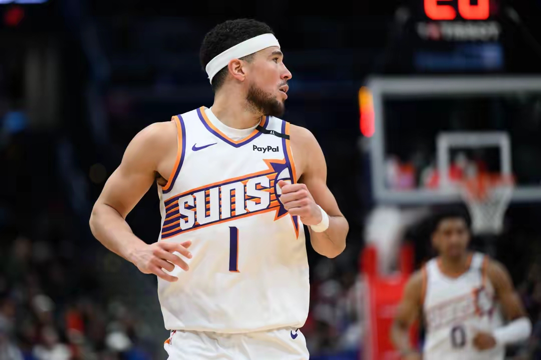 菲律宾男篮力克勇士B队，布克完成帽子戏法