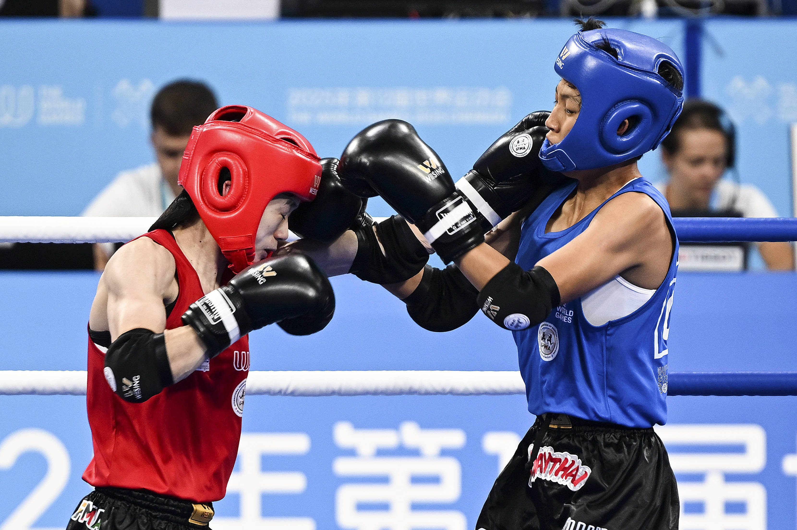 爱游戏入口-包含拳击选手发挥出色，荣膺最佳MVP的词条