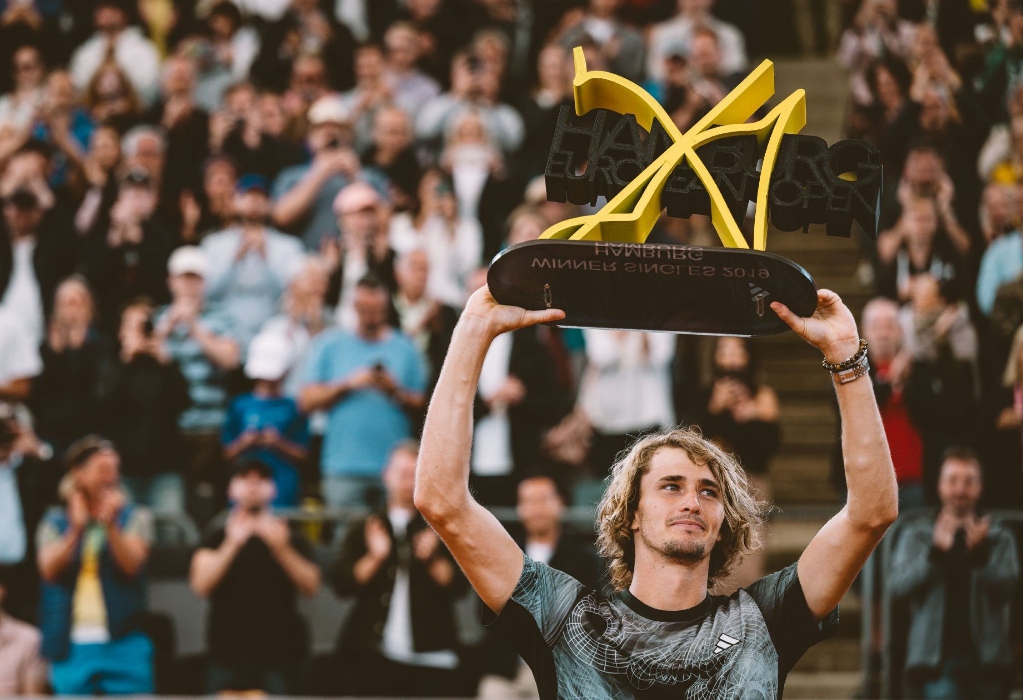 爱游戏官网-年终总决赛横扫联合杯，兹维列夫点燃赛场