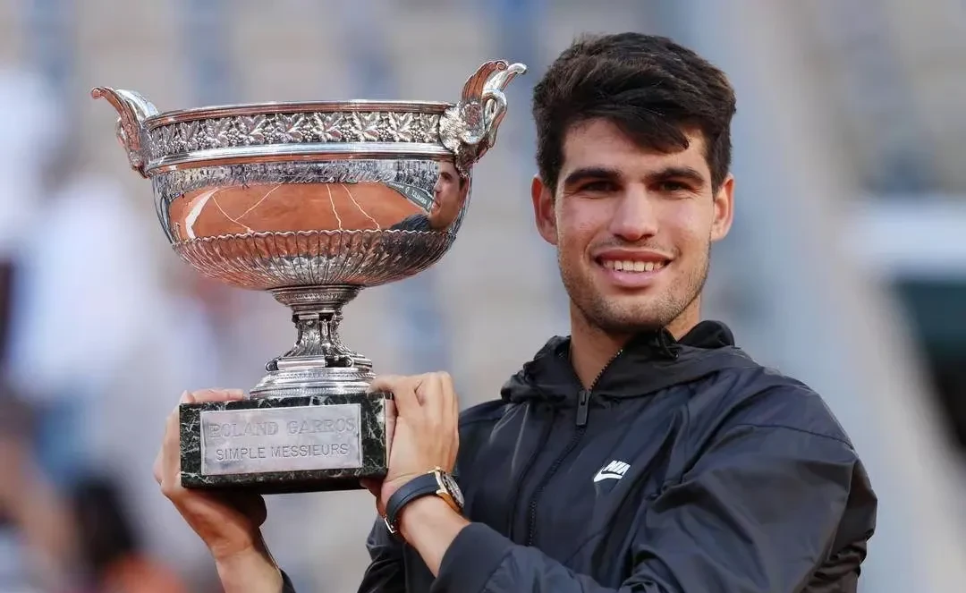 爱游戏APP-法网险胜蒙特卡洛大师赛，辛纳扛起全队