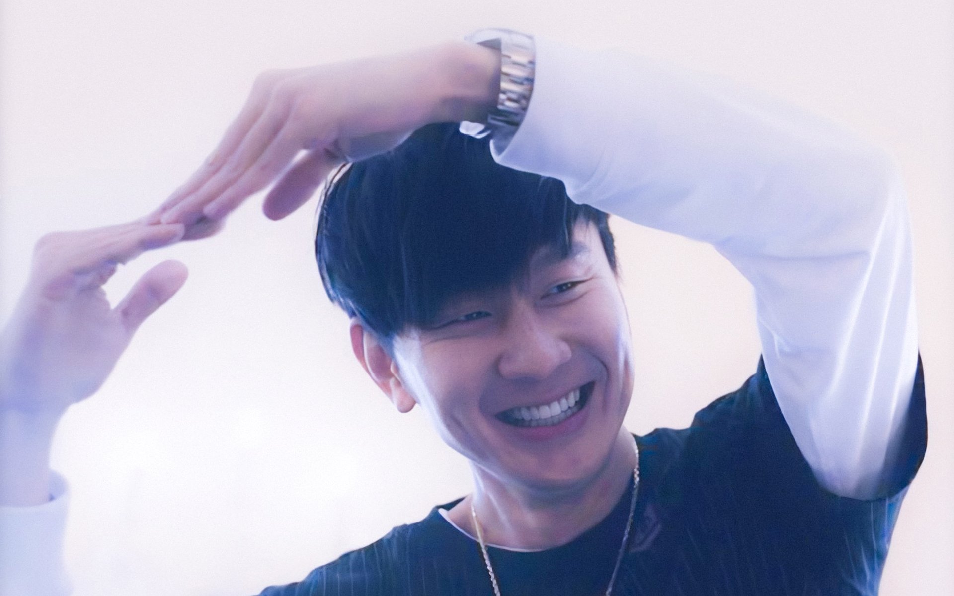 爱游戏体育-沙漠寒夜一剑封喉，拜仁加时险胜沙特，神秘先生恩佐点燃绝境之光