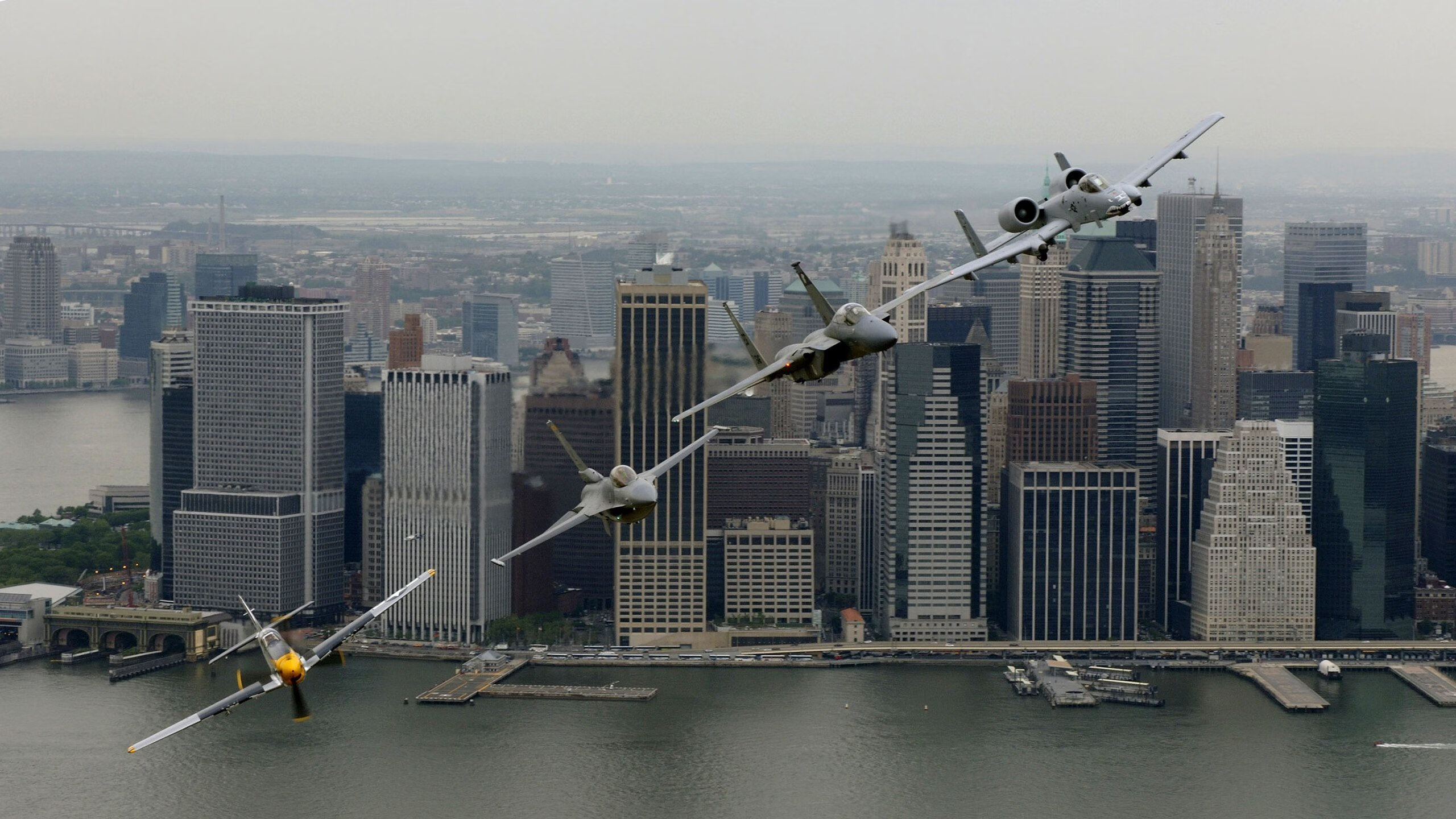 战争与艺术，英超的双面夜晚